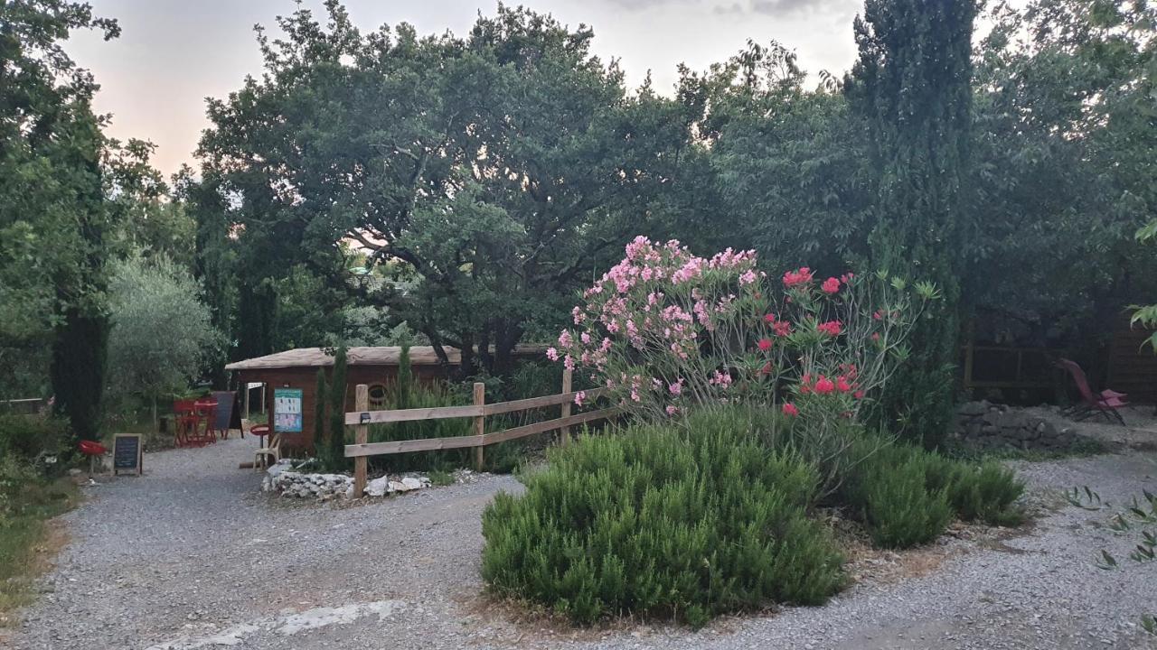 Roulottes Et Cabanes De Saint Cerice Vogue Kültér fotó