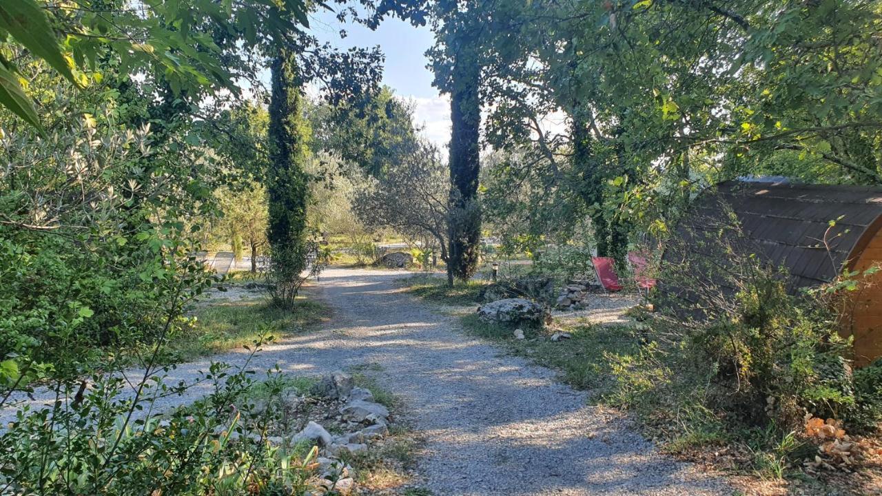 Roulottes Et Cabanes De Saint Cerice Vogue Kültér fotó