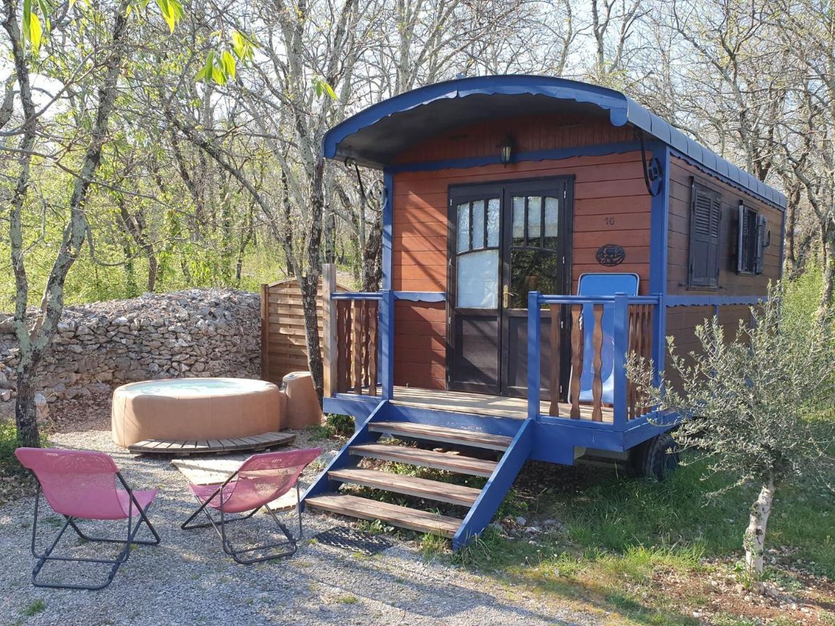Roulottes Et Cabanes De Saint Cerice Vogue Kültér fotó
